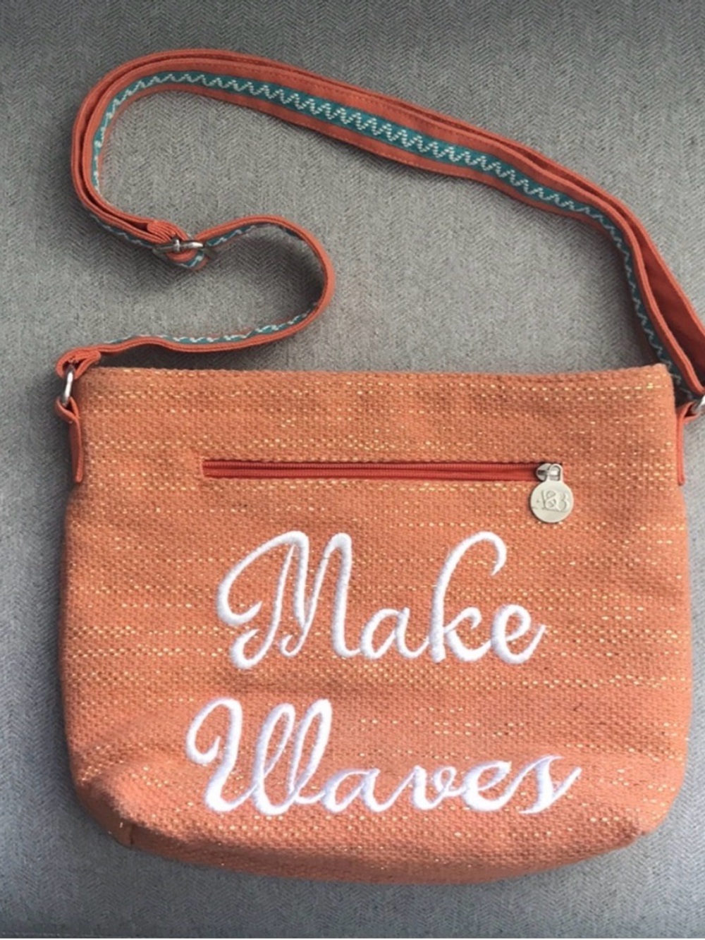 America @ Beyond beaded Sunset Wave Crossbody Bag - NWT - Picture 4 of 4